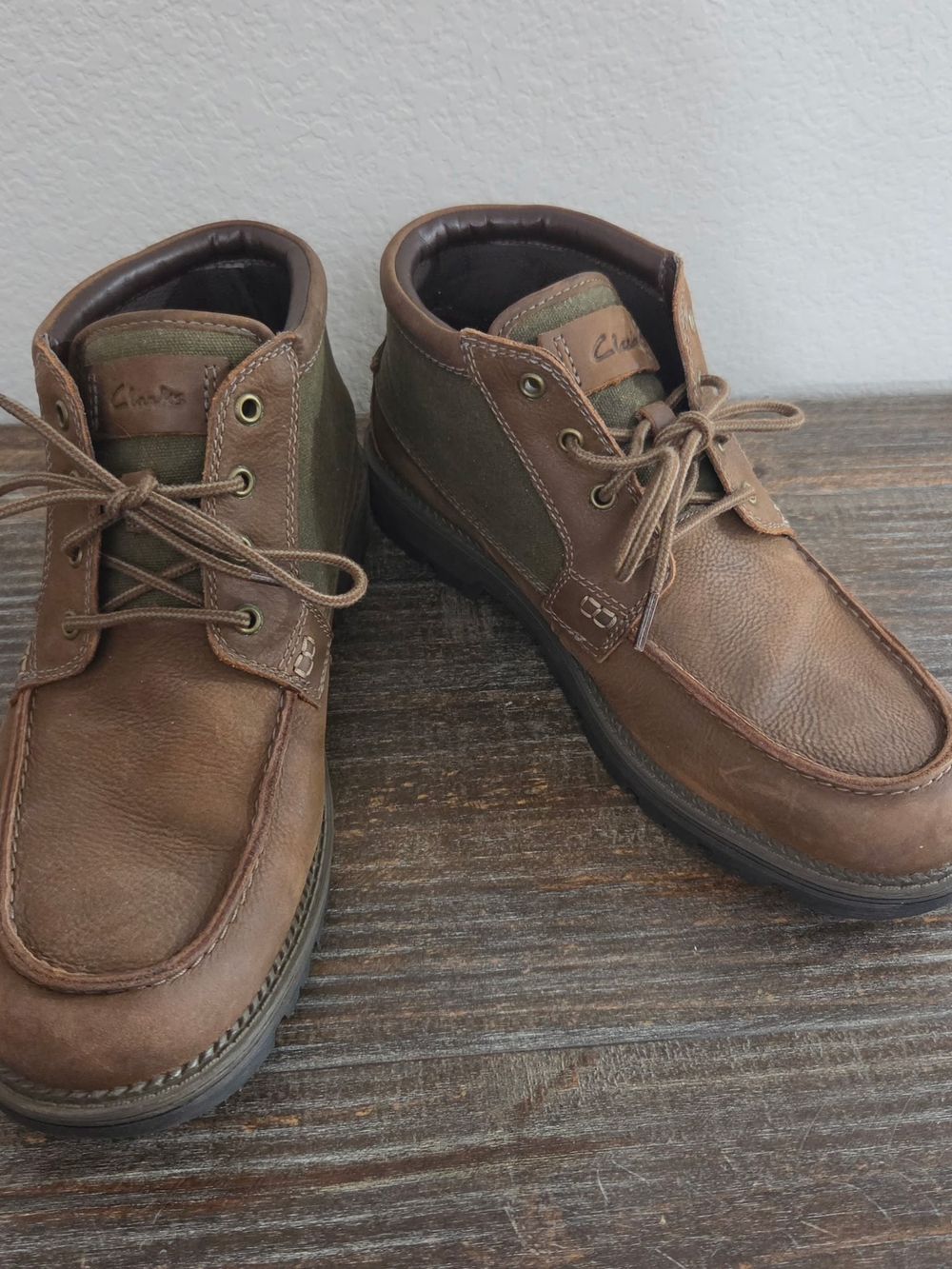 Clarks Men's Brown Leather and Green Fabric Chukka Boots
